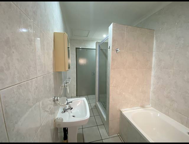 2 BEDROOM APARTMENT FOR SALE IN SOUTH CREST